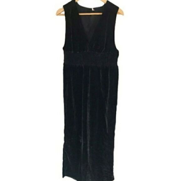 Free People These Days Velvet Jumpsuit in Black Vneck Sleeveless Sz Small - Picture 2 of 6